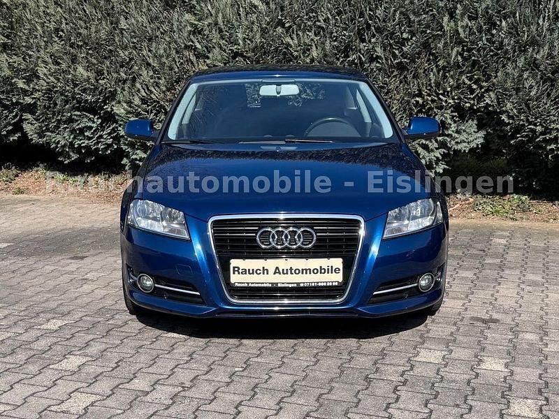 Gebraucht Audi A3 Attraction 105 PS (77 kW) 2011 Blau Kleinwagen