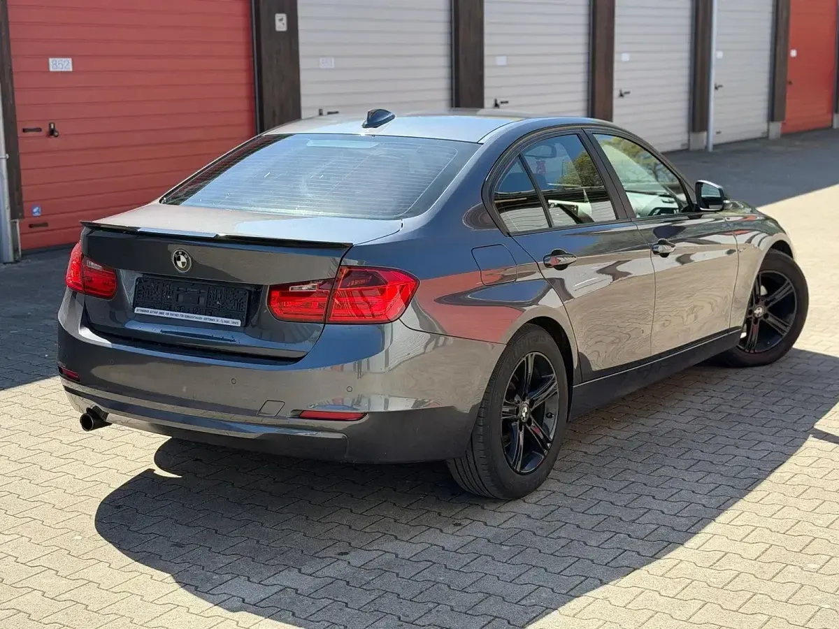 Brugt BMW 318 143 HK (105 kW) 2014 Grå Sedan