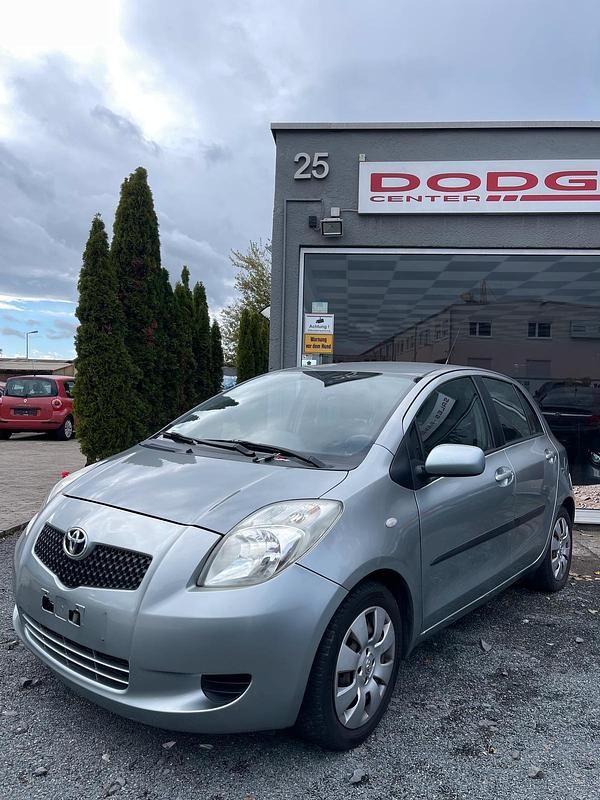 Silber Gebraucht 2006 Toyota Yaris Kombi | 4.990 € (Fairer Preis) - Bild 1/4