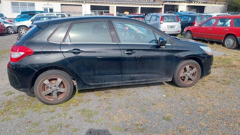 Gebraucht Citroën C4 Attraction 95 PS (69 kW) 2012 Schwarz Limousine