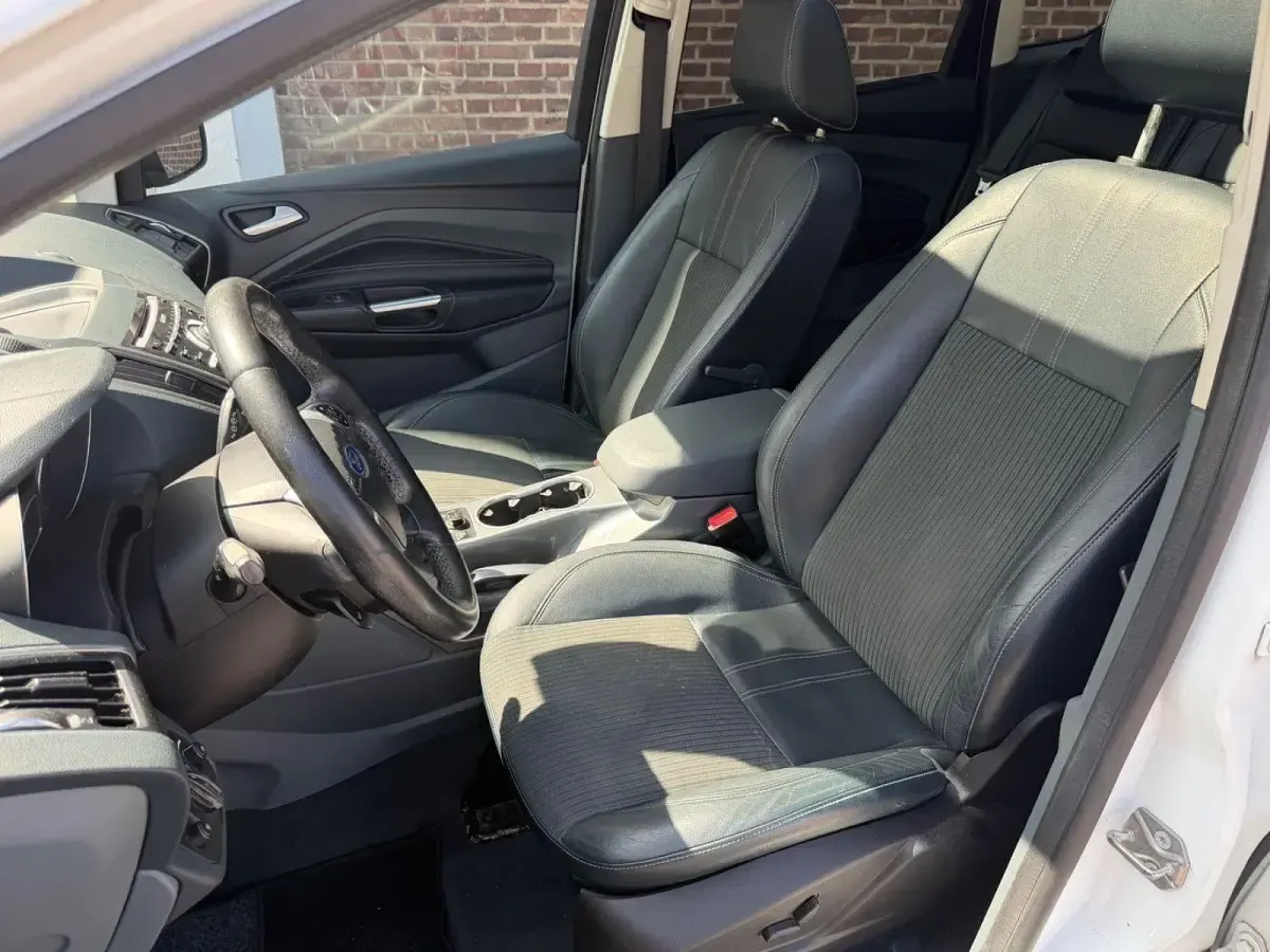 Gebraucht Ford C-MAX Titanium 163 PS (119 kW) 2014 Weiß Van / Kleinbus