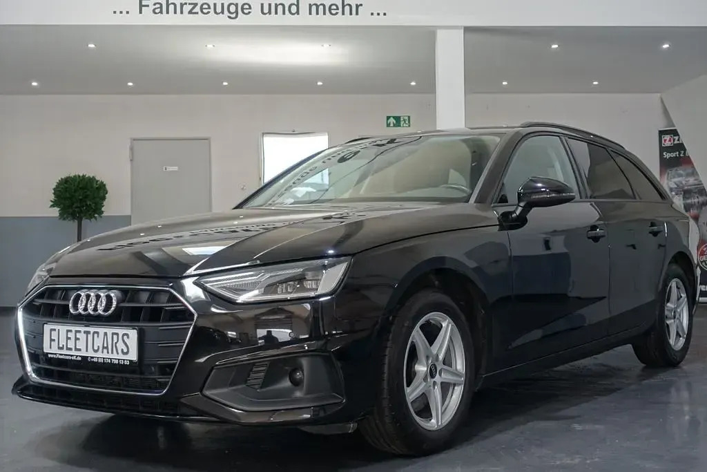 Gebraucht Audi A4 163 PS (119 kW) 2023 Schwarz Kombi