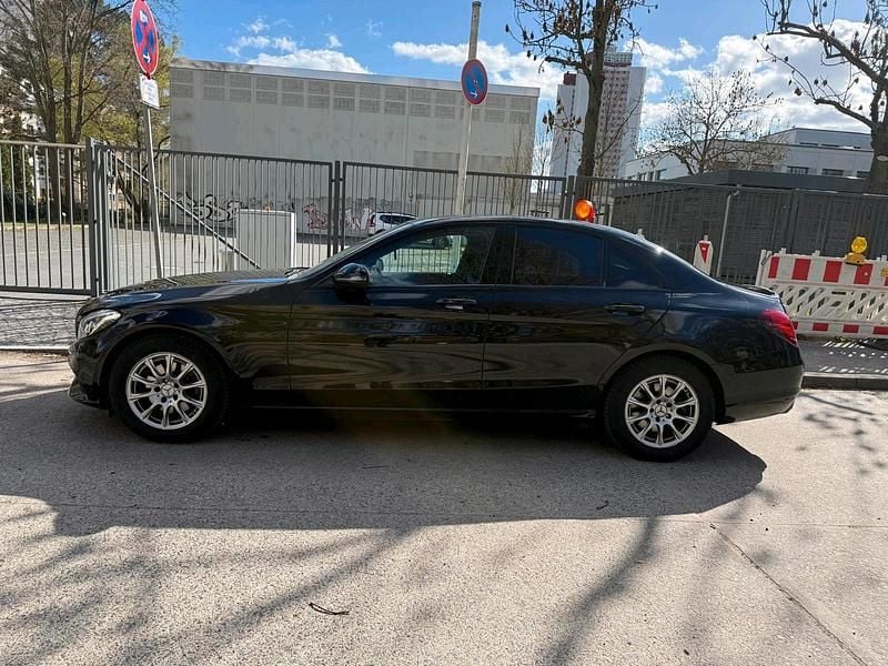 Gebraucht Mercedes C220 194 PS (142 kW) 2018 Schwarz Limousine
