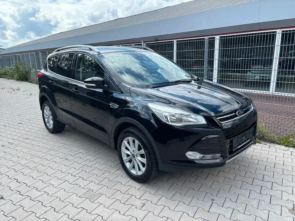 Gebraucht Ford Kuga Titanium 150 PS (110 kW) 2016 Schwarz SUV