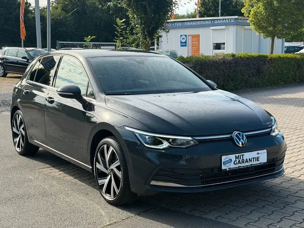 Gebraucht VW Golf VIII Style 150 PS (110 kW) 2024 Uranograu Limousine