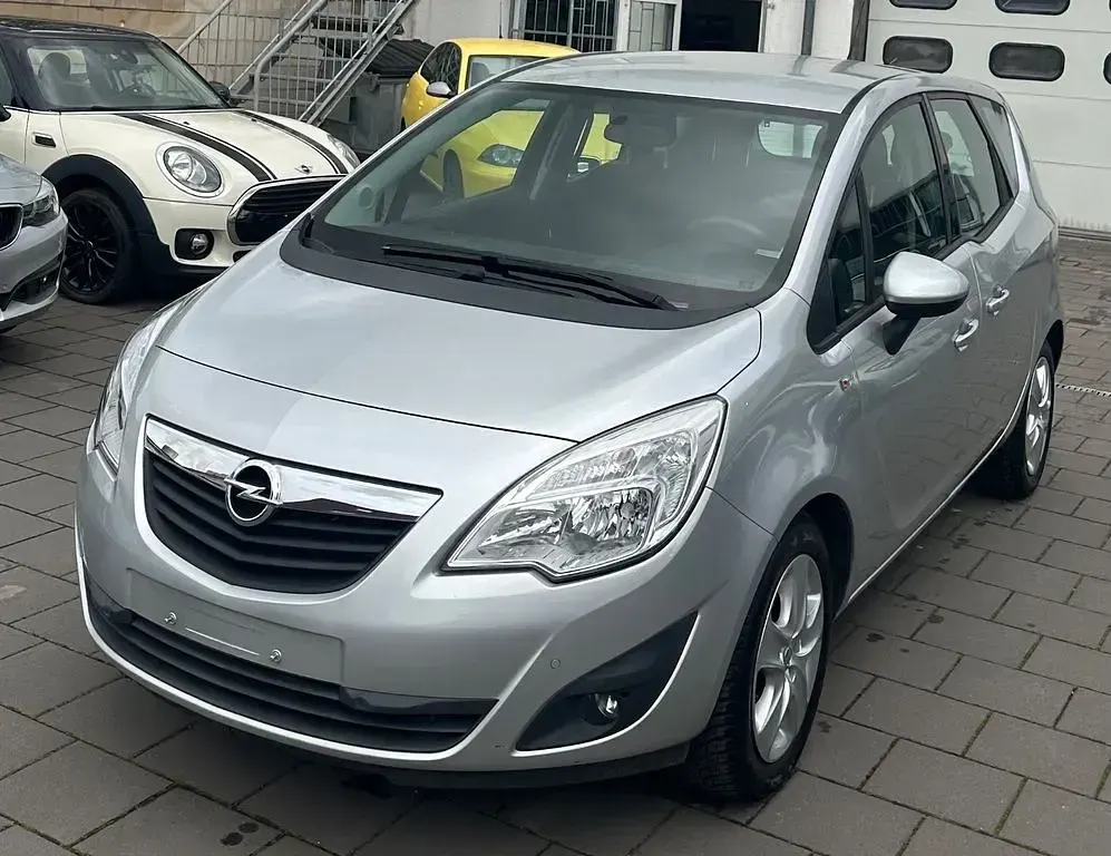 Gebraucht Opel Meriva Edition 120 PS (88 kW) 2011 Silber Van / Kleinbus