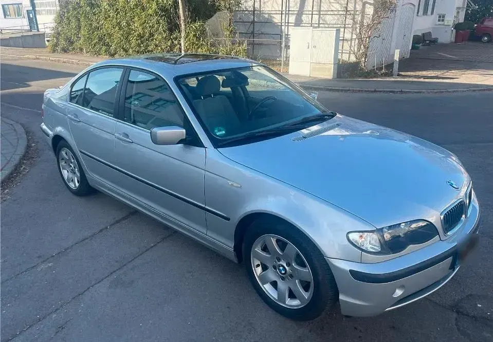 Gebraucht BMW 320 170 PS (125 kW) 2002 Silber Limousine