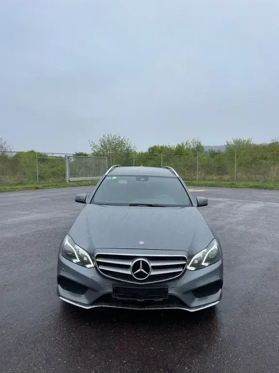 Używany Mercedes E250 204 KM (150 kW) 2015 Szary Kombi