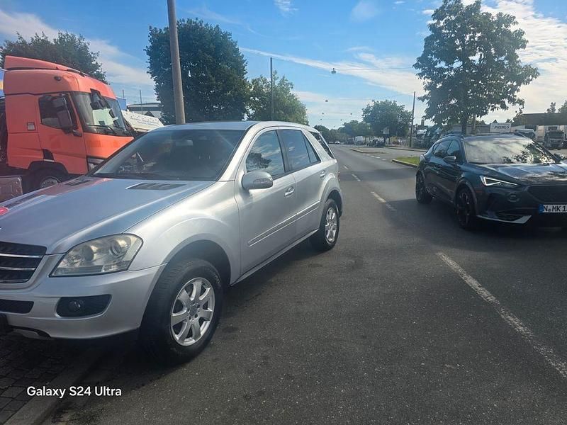 Silber Gebraucht 2007 Mercedes ML280 SUV | 4.750 € (Superpreis) - Bild 1/4