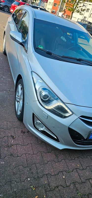 Silber Gebraucht 2014 Hyundai i40 Kombi | 7.500 € (Guter Preis) - Bild 1/4