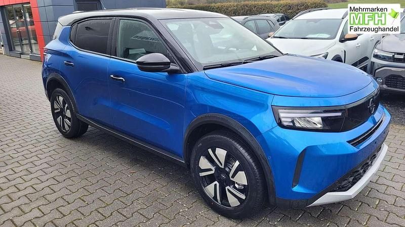 Neu Opel Frontera Ultimate 145 PS (106 kW) 2026 Effekt blau / dach schwarz SUV