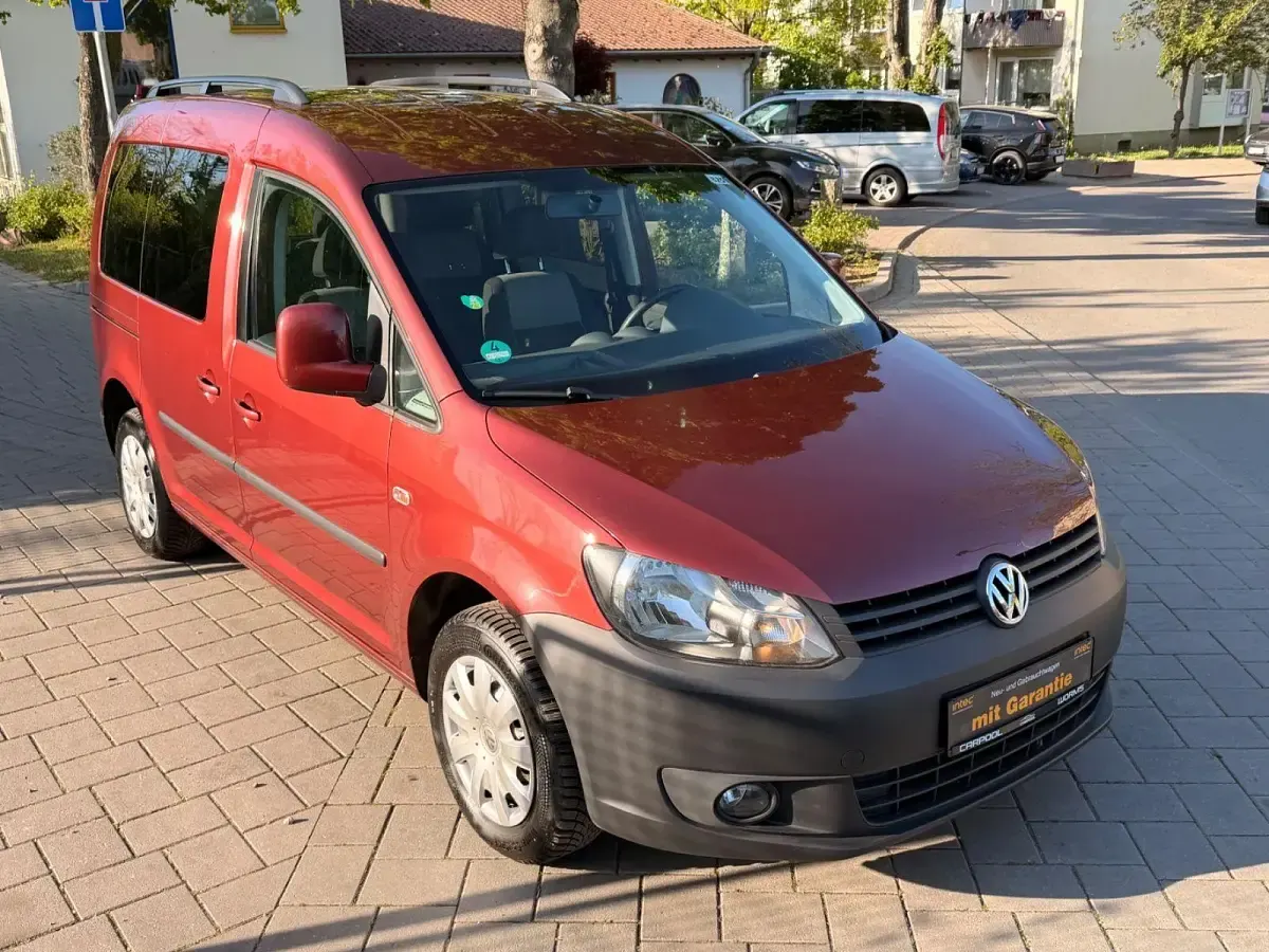Gebraucht VW Caddy Trendline 105 PS (77 kW) 2011 Rot Van / Kleinbus