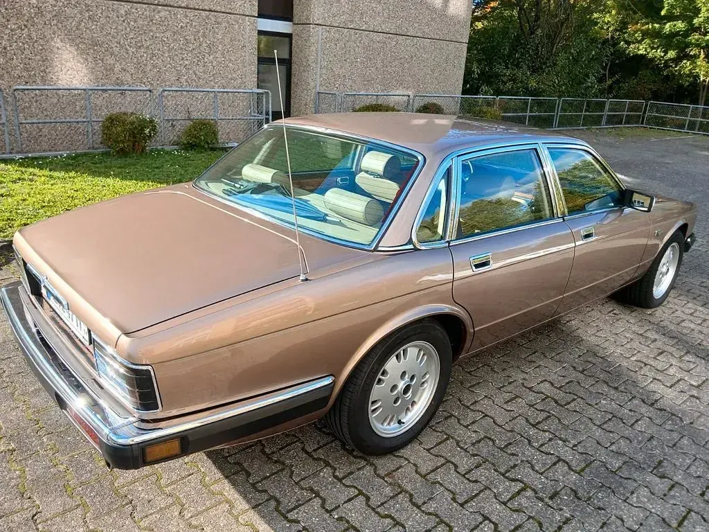 Gebraucht Jaguar XJ40 197 PS (144 kW) 1989 Beige Limousine