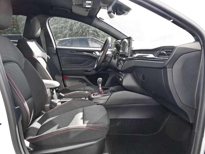 Gebraucht Ford Focus ST-Line 125 PS (91 kW) 2025 Frozen white (weiß) Kombi