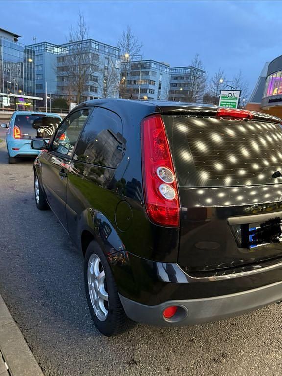 Gebraucht Ford Fiesta Ambiente 69 PS (50 kW) 2005 Schwarz Kleinwagen