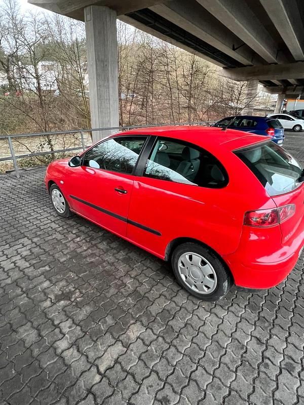 Gebraucht Seat Ibiza 64 PS (47 kW) 2003 Rot Kleinwagen