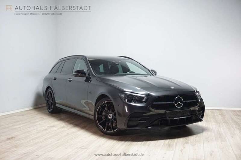 Grafitgrau metallic (metallic) Gebraucht 2023 Mercedes E220 AMG Kombi | 43.990 € (Fairer Preis) - Bild 1/3