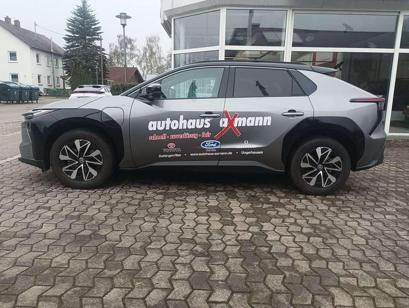 Gebraucht Toyota bZ4X Lounge 252 kW (343 PS) 2026 Precious metal / dach schwarz SUV