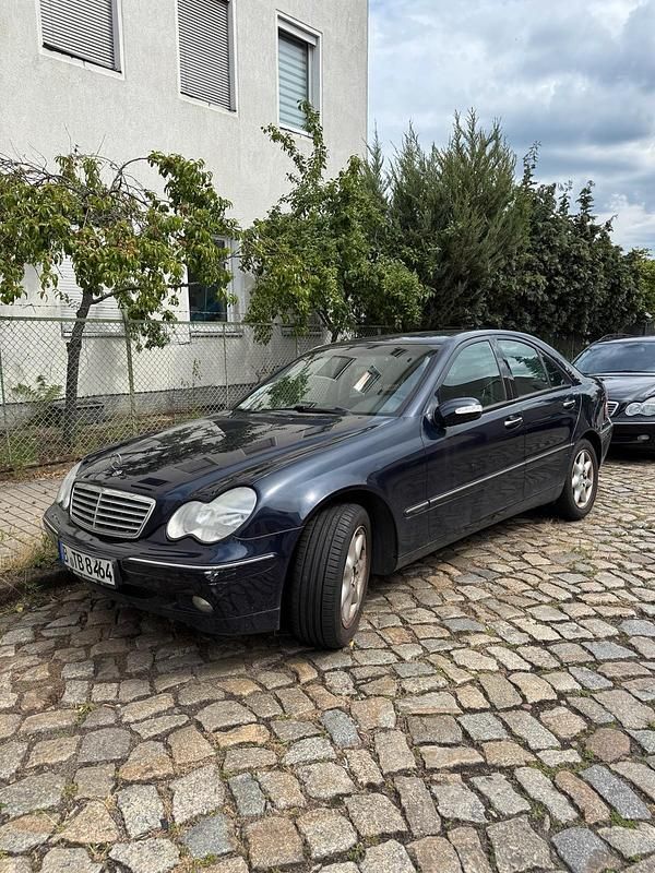 Blau Gebraucht 2001 Mercedes C240 Limousine | 3.200 € (Fairer Preis) - Bild 1/4