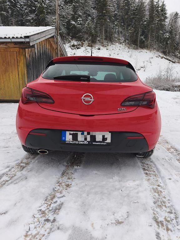 Gebraucht Opel Astra GTC S 140 PS (102 kW) 2012 Rot Limousine