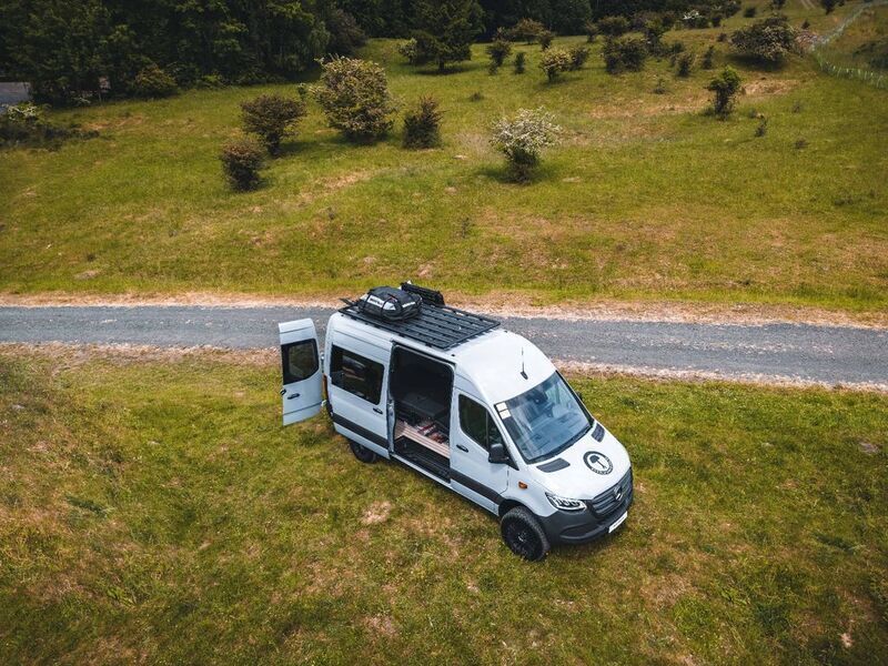 Gebraucht Mercedes Sprinter 190 PS (139 kW) 2024 Blau Van