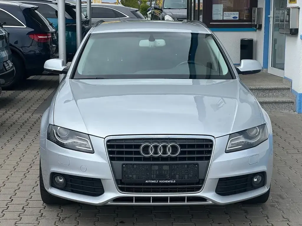 Używany Audi A4 Attraction 170 KM (125 kW) 2010 Srebrny Kombi