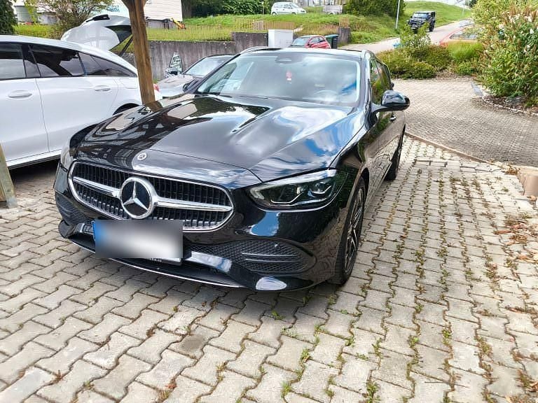 Schwarz Gebraucht 2021 Mercedes C220 Kombi | 34.743 € (Etwas zu teuer) - Bild 1/4