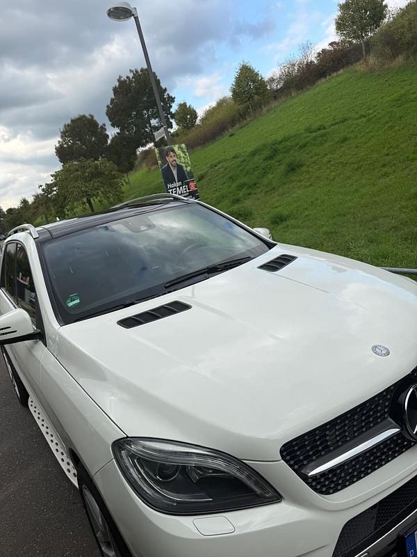 Weiß Gebraucht 2012 Mercedes ML350 AMG SUV | 16.990 € (Superpreis) - Bild 1/4