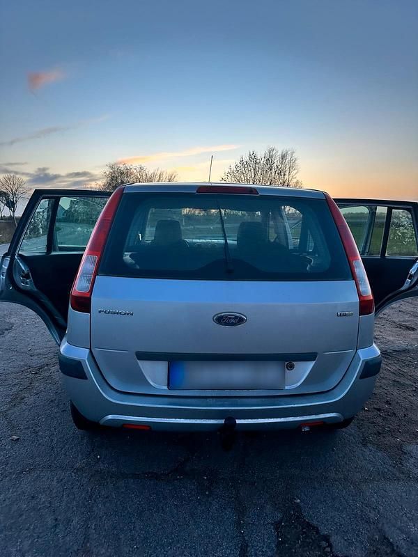 Gebraucht Ford Fusion 90 PS (66 kW) 2007 Silber Kleinwagen