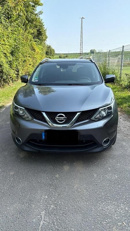 Grau Gebraucht 2014 Nissan Qashqai Tekna SUV | 10.300 € (Guter Preis) - Bild 1/4