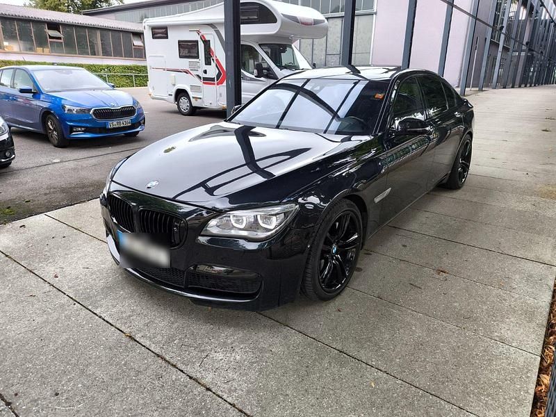 Gebraucht BMW 750 M Sport 381 PS (280 kW) 2014 Schwarz Limousine