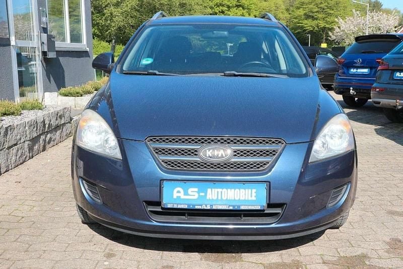 Second-hand Kia Ceed 109 CP (80 kW) 2009 Albastru Hatchback