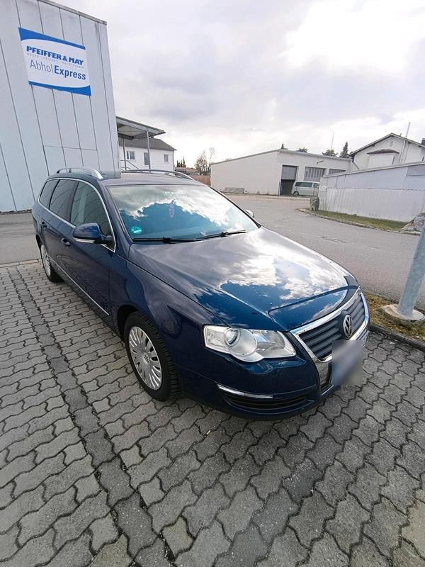 Gebraucht VW Passat 120 PS (88 kW) 2008 Blau Kombi