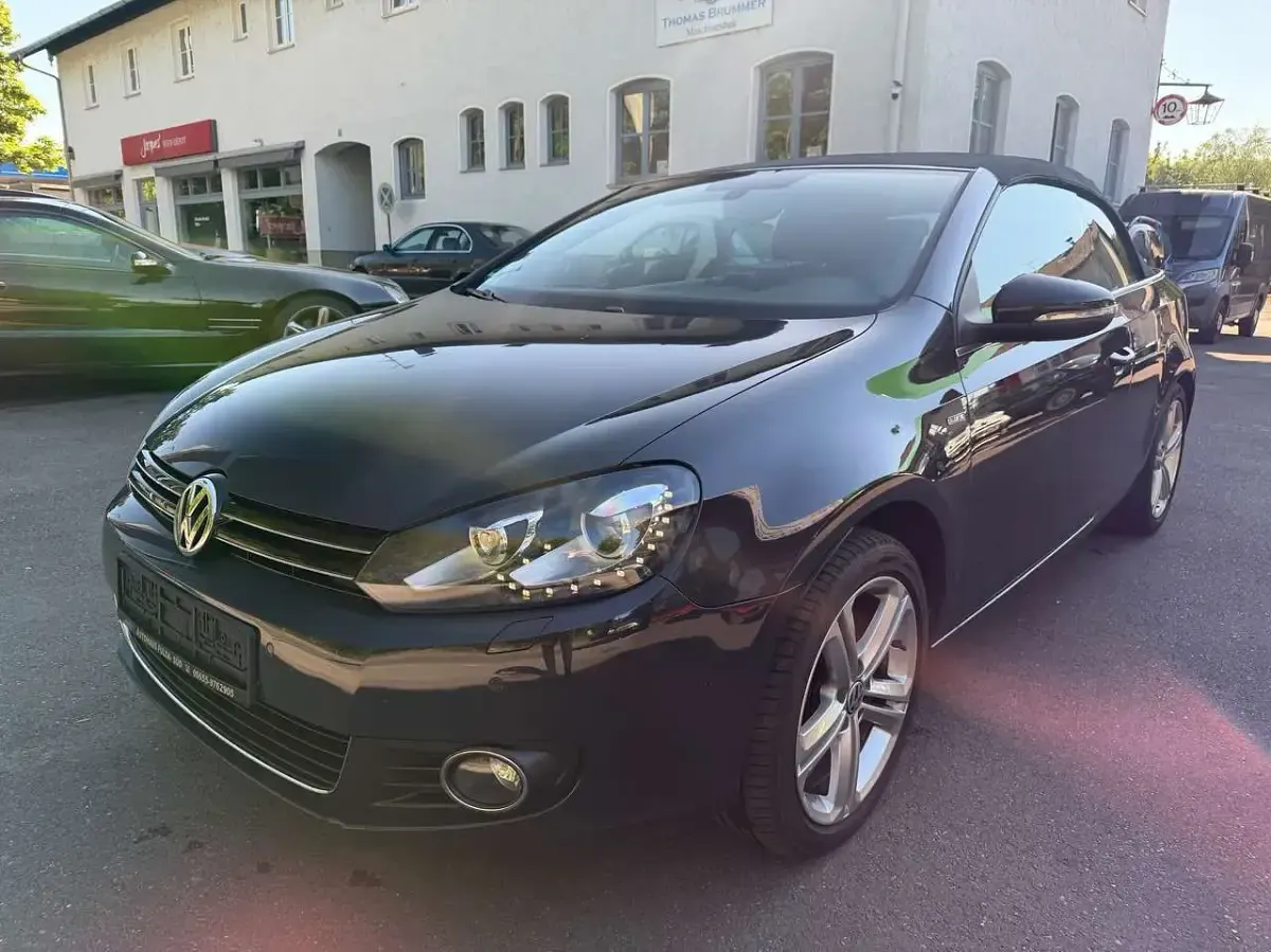 Gebraucht VW Golf Cabriolet Life 140 PS (102 kW) 2013 Uranograu Cabrio