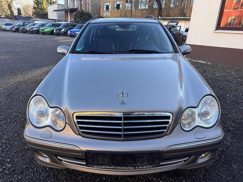 Gebraucht Mercedes C220 150 PS (110 kW) 2004 Cubanitsilber  metallic Kombi