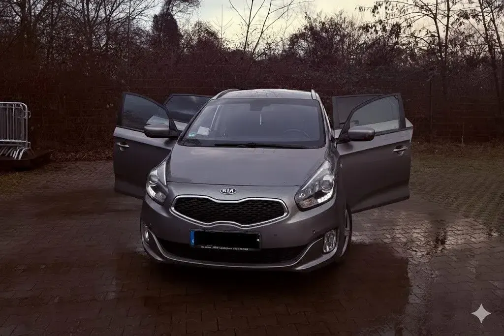 Gebraucht Kia Carens Vision 136 PS (100 kW) 2014 Grau Van / Kleinbus