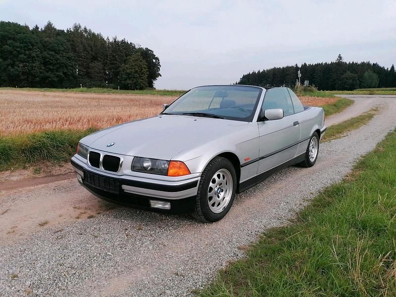 Silber Gebraucht 1998 BMW 320 Cabriolet Cabrio | 13.500 € (Fairer Preis) - Bild 1/4