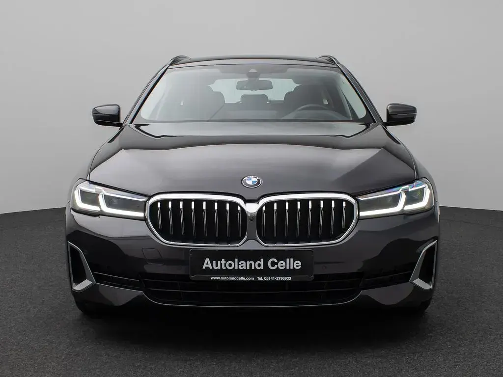Gebraucht BMW 530 Luxury Line 286 PS (210 kW) 2023 Sophistograu brillanteffekschwarz Limousine