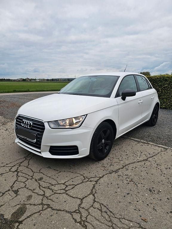 Weiß Gebraucht 2016 Audi A1 Sportback Design Kleinwagen | 8.999 € (Guter Preis) - Bild 1/4