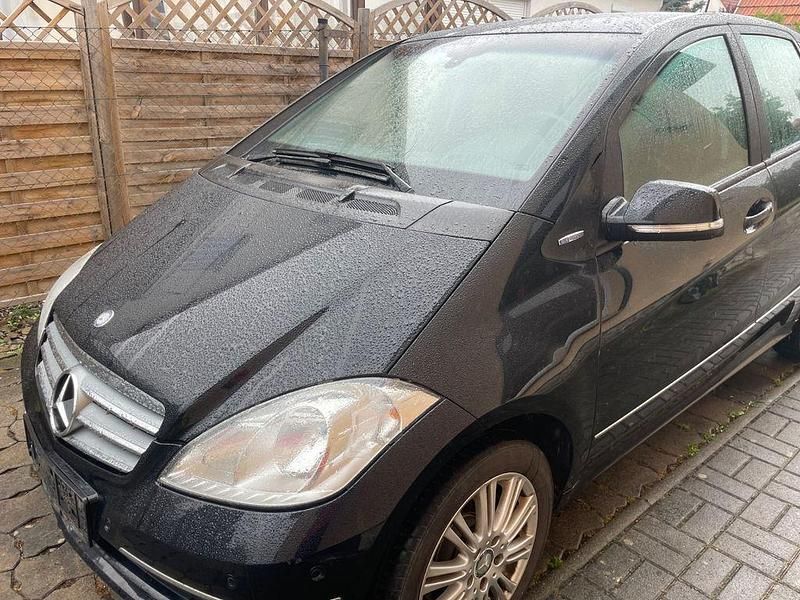 Schwarz Gebraucht 2011 Mercedes A160 Limousine | 3.999 € (Guter Preis) - Bild 1/4
