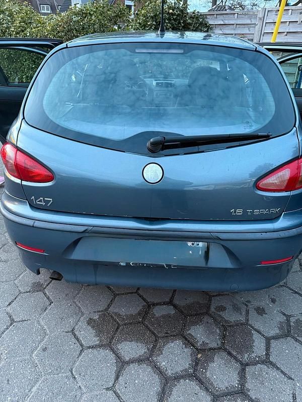 Gebraucht Alfa Romeo 147 120 PS (88 kW) 2006 Silber Kleinwagen