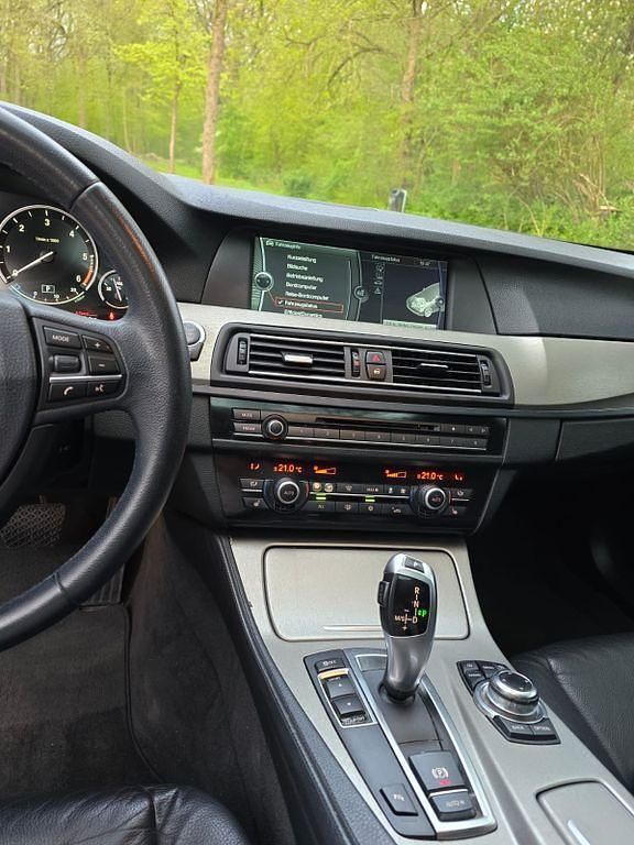 Second-hand BMW 520 184 CP (135 kW) 2012 Gri Berlinǎ