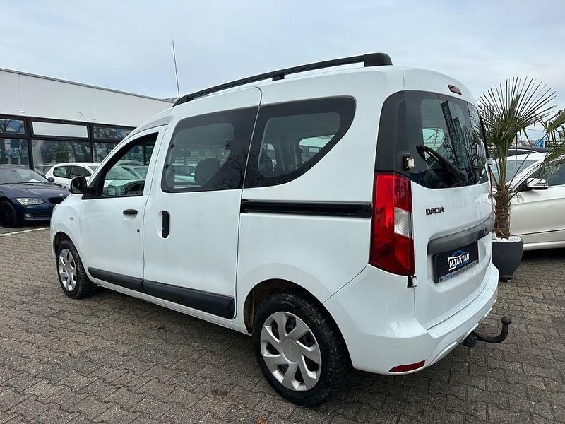 Gebraucht Dacia Dokker Lauréate 116 PS (85 kW) 2013 Weiß Van / Kleinbus