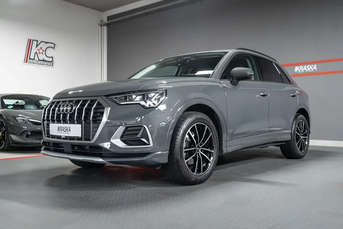 Gebraucht Audi Q3 Advanced 150 PS (110 kW) 2026 Nanograu metallic SUV