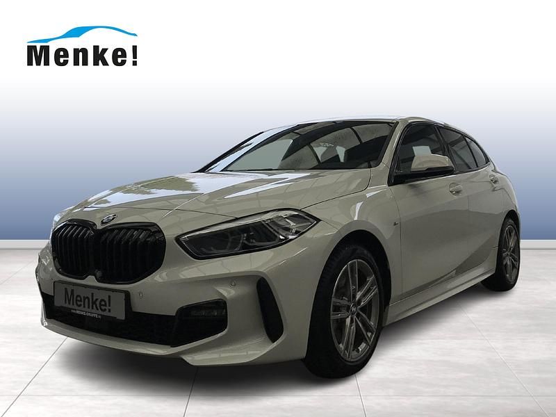 Weiß Gebraucht 2023 BMW 120 M Sport Kleinwagen | 32.490 € (Fairer Preis) - Bild 1/4