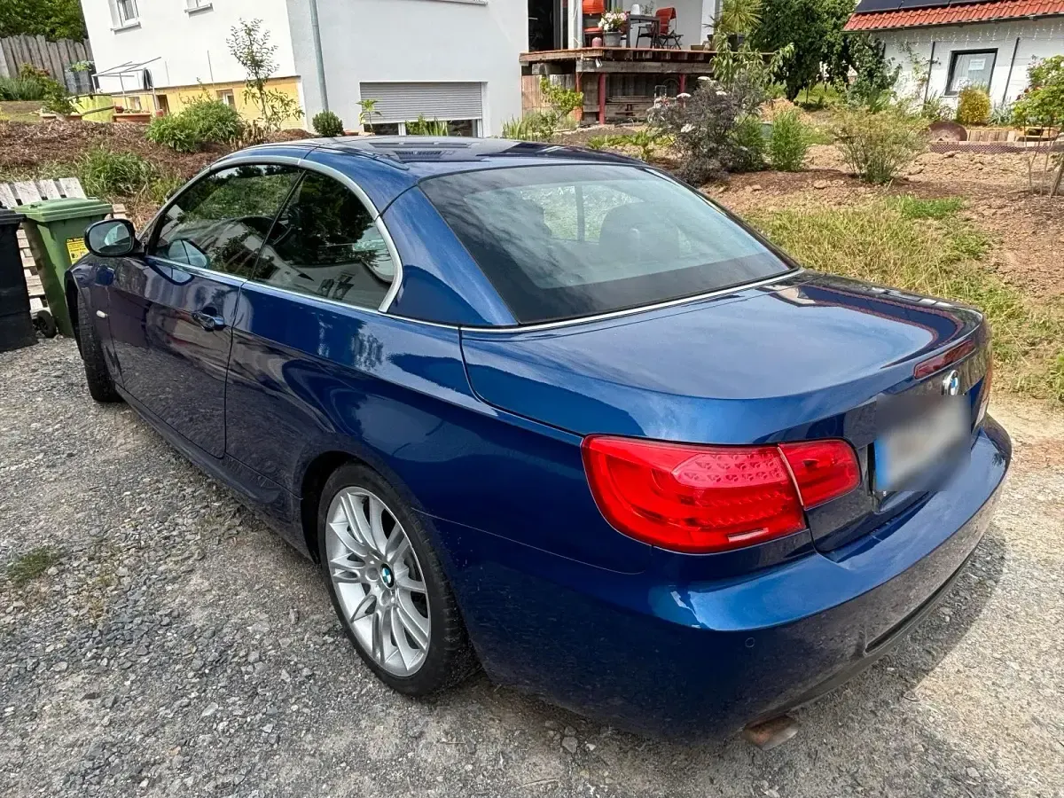 Gebraucht BMW 320 135 PS (99 kW) 2012 Blau Cabrio
