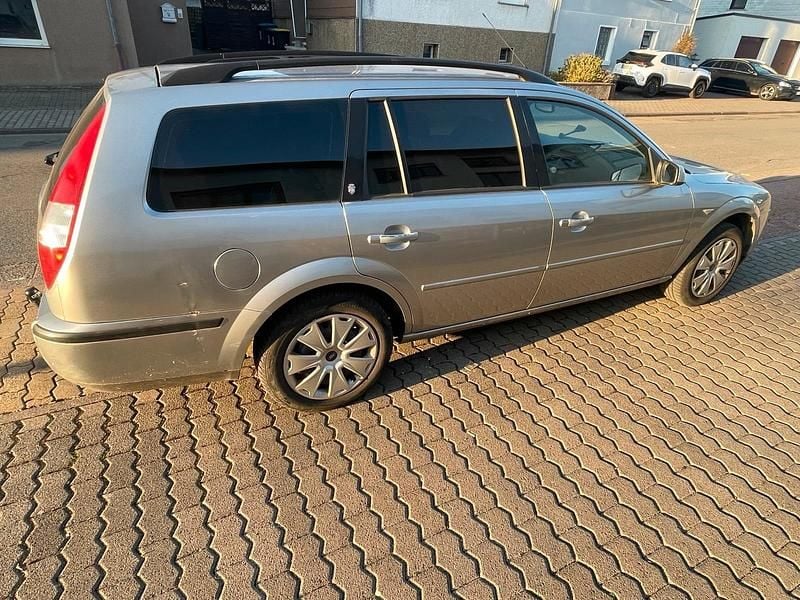 Gebraucht Ford Mondeo 146 PS (107 kW) 2004 Kombi
