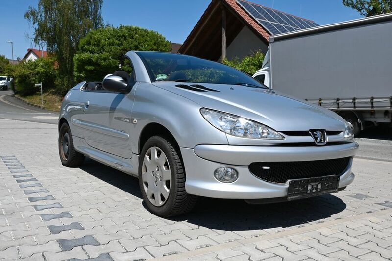 Silber Gebraucht 2005 Peugeot 206 CC Quiksilver Cabrio | 1.650 € (Guter Preis) - Bild 1/4