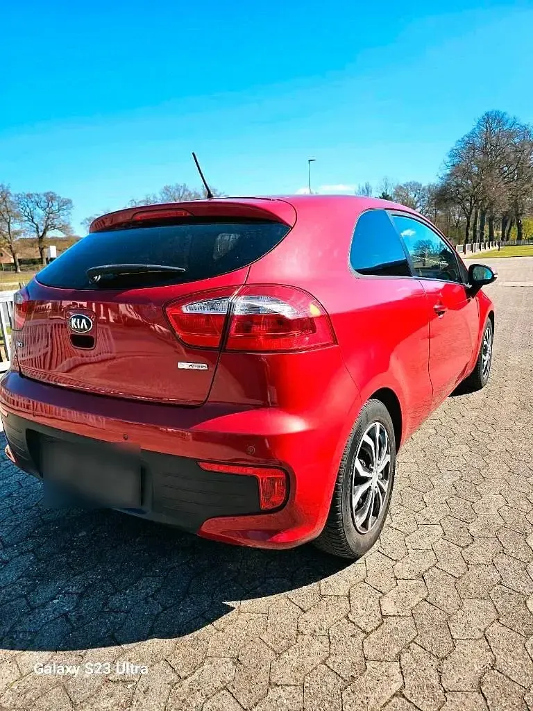 Gebraucht Kia Rio 84 PS (61 kW) 2016 Rot Kleinwagen