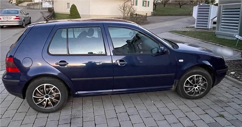 Gebraucht VW Golf IV 101 PS (74 kW) 2003 Blau Kleinwagen